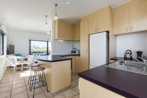 Cottesloe Marine Apartment - Executive Escapes - Accommodation Broome 10