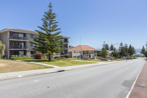 Cottesloe Marine Apartment - Executive Escapes - Accommodation Broome 17