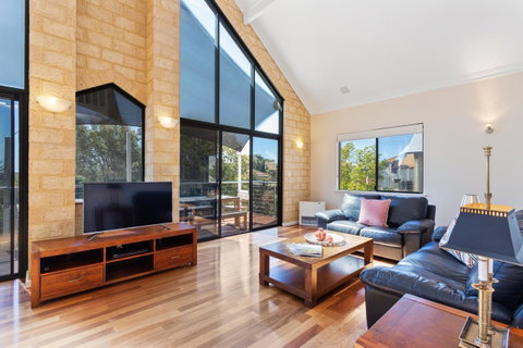 Swanview Ardross Shortstays - Accommodation Broome 2
