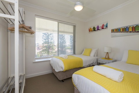 Cottesloe Beach Pines Apartment - Accommodation Broome 8