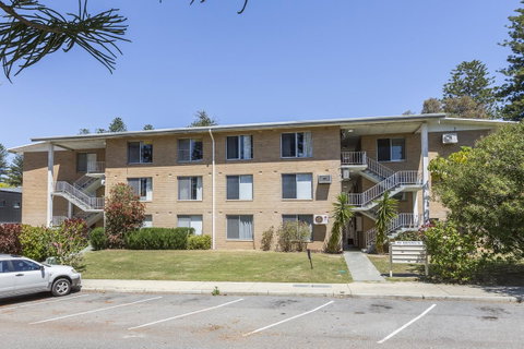 Cottesloe Beach Pines Apartment - Accommodation Broome 12