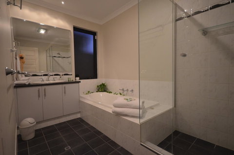 Ellard Bed & Breakfast - Accommodation Broome 12