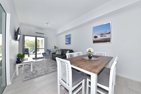 Infinite Apartment Opposite Garden City - Accommodation Broome 18