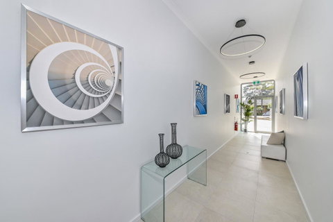 Infinite Apartment Opposite Garden City - Accommodation Broome 15
