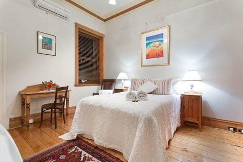 Annie's Victorian Terrace Accommodation Fremantle - Accommodation Broome 11
