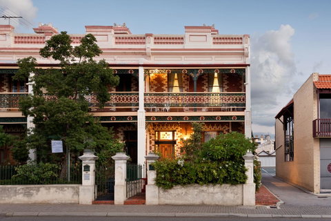 Annie's Victorian Terrace Accommodation Fremantle - Accommodation Broome 30