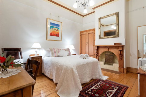 Annie's Victorian Terrace Accommodation Fremantle - Accommodation Broome 13