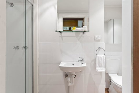 Annie's Victorian Terrace Accommodation Fremantle - Accommodation Broome 15