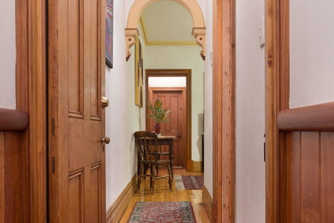 Annie's Victorian Terrace Accommodation Fremantle - Accommodation Broome 3
