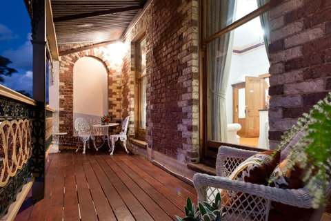 Annie's Victorian Terrace Accommodation Fremantle - Accommodation Broome 7