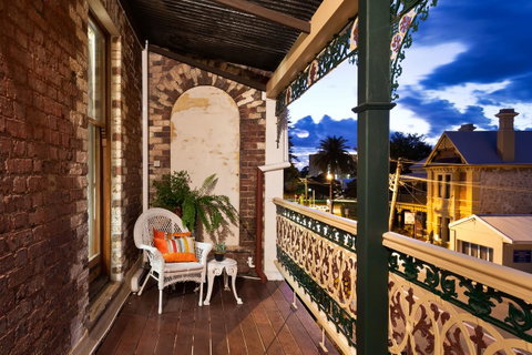 Annie's Victorian Terrace Accommodation Fremantle - Accommodation Broome 18