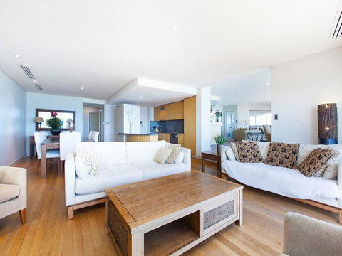 Beachfront Penthouse & Huge Terrace - Accommodation Broome 0