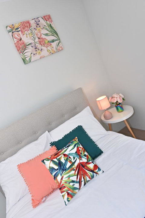 Modern Apartment Redcliffe Near Perth Airport: 0126 - Accommodation Broome 11