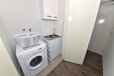Modern Apartment Redcliffe Near Perth Airport: 0126 - Accommodation Broome 25