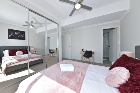 Modern Apartment Redcliffe Near Perth Airport: 0126 - Accommodation Broome 5