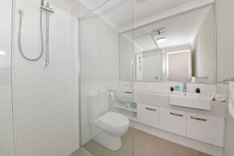 Modern Apartment Redcliffe Near Perth Airport: 0126 - Accommodation Broome 13