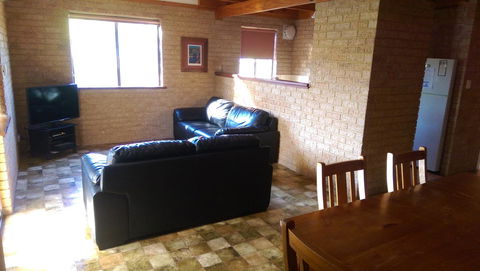 Kestrel Chalets - Accommodation Broome 1