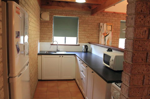 Kestrel Chalets - Accommodation Broome 10