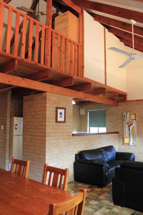 Kestrel Chalets - Accommodation Broome 16
