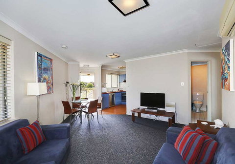 Scarborough Beach Front Resort - Shell Seven - Accommodation Broome 9