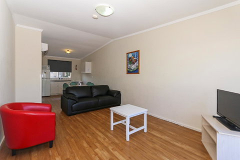 Scarborough Apartments - Accommodation Broome 2