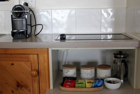 BINALONG BEACH COTTAGE Beachfront At Bay Of Fires Next To Restaurant - Accommodation Broome 11