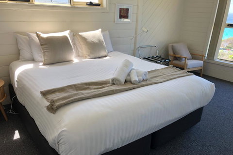 BINALONG BEACH COTTAGE Beachfront At Bay Of Fires Next To Restaurant - Accommodation Broome 6
