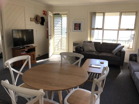 BINALONG BEACH COTTAGE Beachfront At Bay Of Fires Next To Restaurant - Accommodation Broome 5