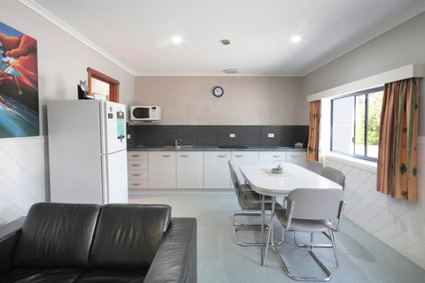 Georges Bay Apartments - Accommodation Broome 38