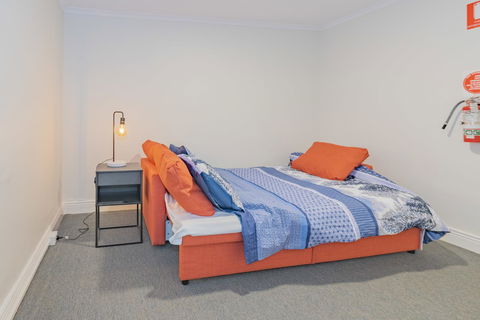 4 Bedroom House - Hobart CBD - Free Parking - Free WIFI - Accommodation Broome 18