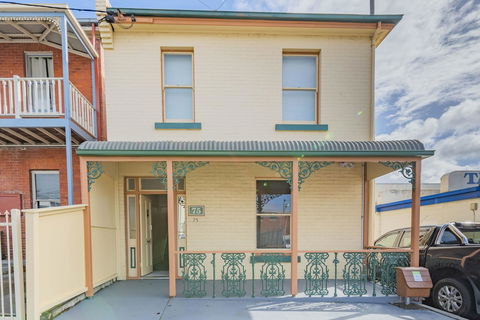 4 Bedroom House - Hobart CBD - Free Parking - Free WIFI - Accommodation Broome 14