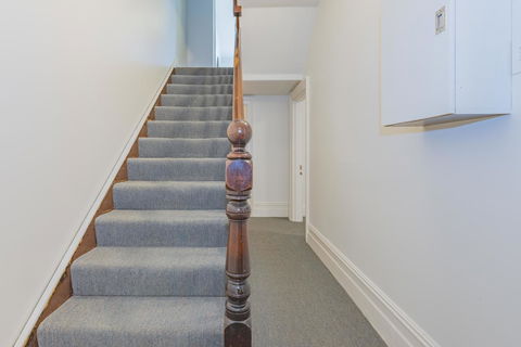 4 Bedroom House - Hobart CBD - Free Parking - Free WIFI - Accommodation Broome 7