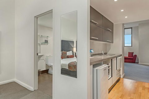 Mantra One Sandy Bay Road - Accommodation Broome 9