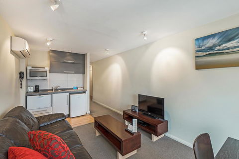 Mantra One Sandy Bay Road - Accommodation Broome 29