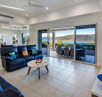 New La Bella Waters 1 Wide Reaching Ocean Views And Buggy - Accommodation Broome