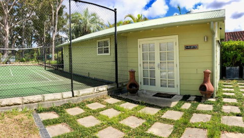 NEW: Tranquil Retreat -The Barn House Ingleside, Northern Beaches - Accommodation Broome 1