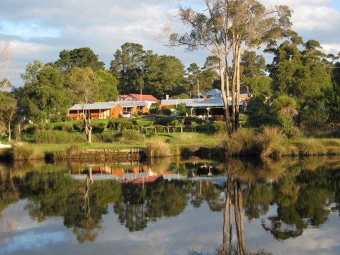 Nornalup Riverside Chalet - Accommodation Broome 1