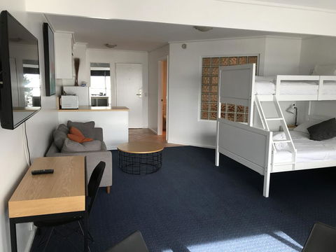 North Pier Hotel - Accommodation Broome 2