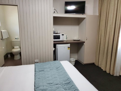 O'Sheas Windsor Hotel - Accommodation Broome 2
