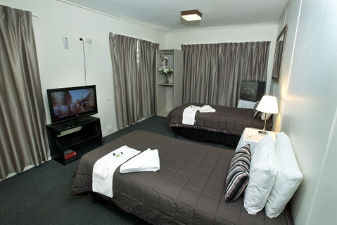 O'Sheas Windsor Hotel - Accommodation Broome 0