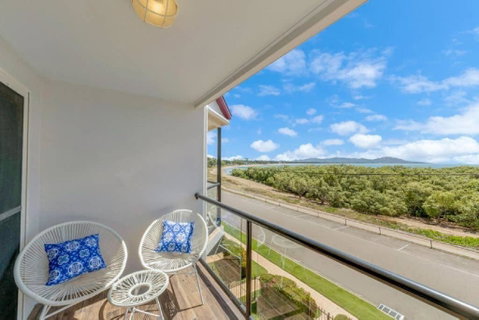 Ocean Breeze, Near Parks And Rowes Bay - Accommodation Broome 1