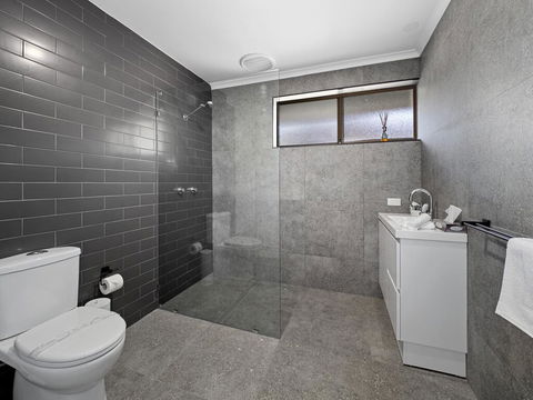 Ocean Park Motel & Holiday Apartments - Accommodation Broome 3