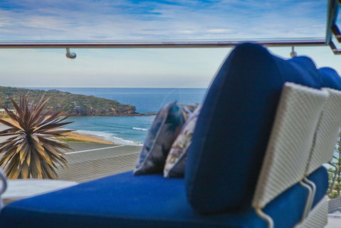 Ocean Vista Luxury Home At Curl Curl - Accommodation Broome 2