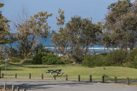 Oceanfront Beach House On Marine Parade - Accommodation Broome 2