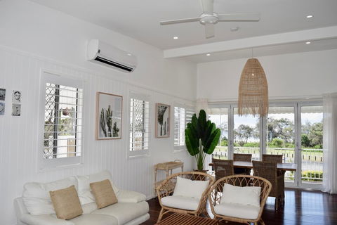 Oceanfront Beach House On Marine Parade - Accommodation Broome 1