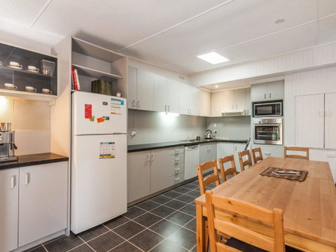 OCEANS 12 - ANGLESEA - Accommodation Broome 3