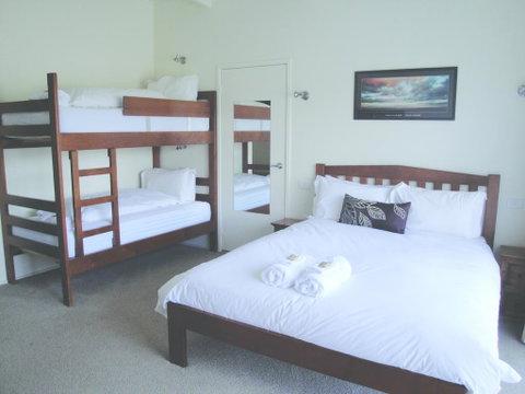 Off Mountain Accommodation - Accommodation Broome 3
