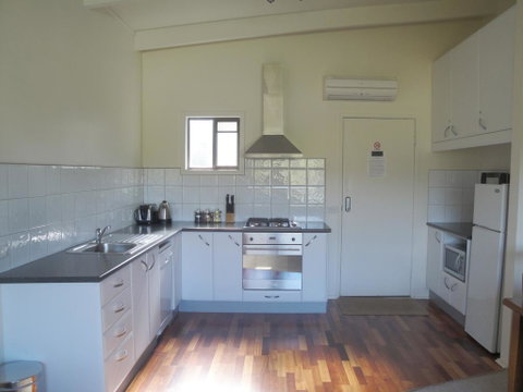 Off Mountain Accommodation - Accommodation Broome 1
