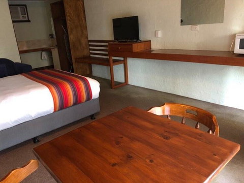 Olde Horsham Motor Inn - Accommodation Broome 2