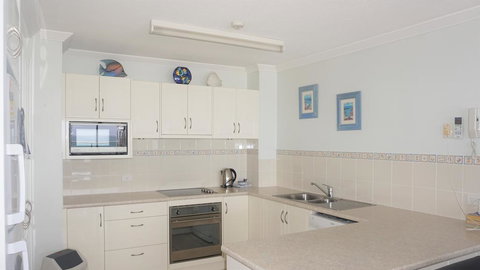 Pacific Surf Absolute Beachfront Apartments - Accommodation Broome 2